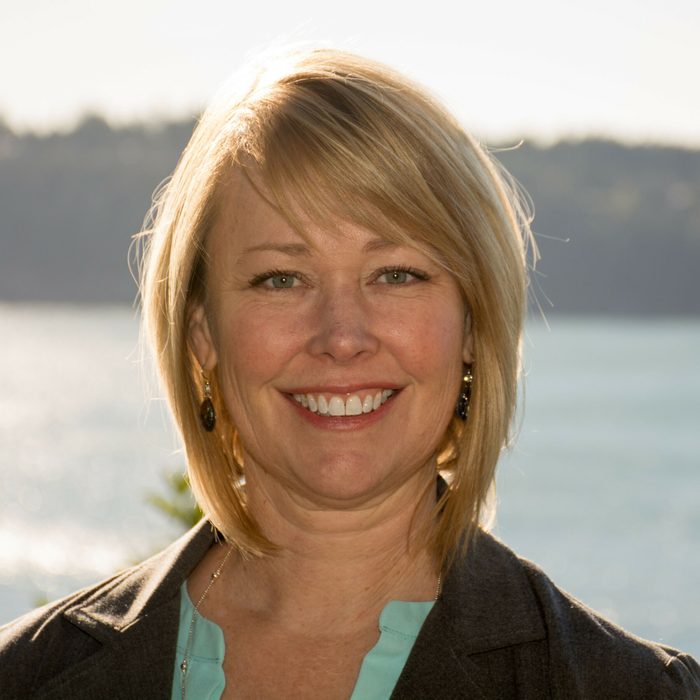 Professional Headshot of Laura Oellerich