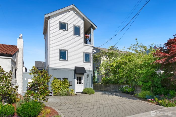 Lead image for 1338 California Ave SW Seattle