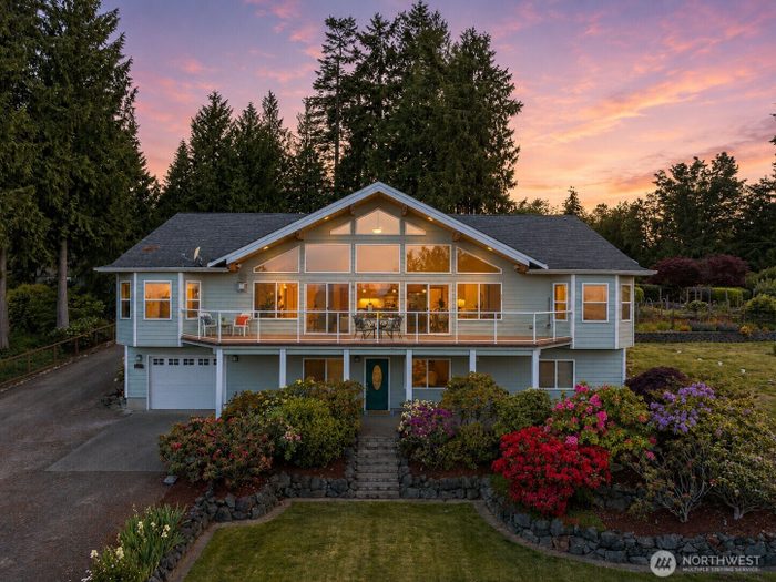 Lead image for 8151 E Seaview Drive Port Orchard