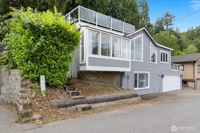 Lead image for 16917 SE 38th Place Bellevue