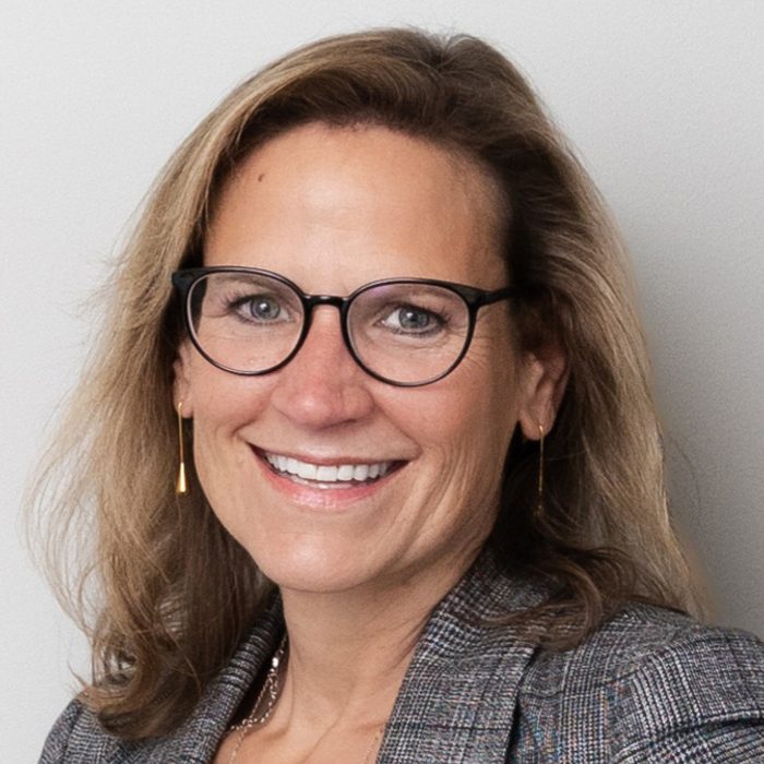 Professional Headshot of Amy Lowry