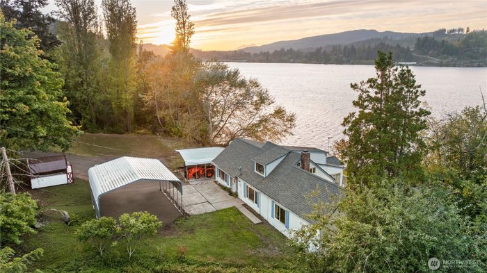 Lead image for 1885 SW Bay Street Port Orchard