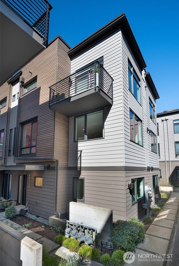 Lead image for 6313 9th Avenue NE #A Seattle