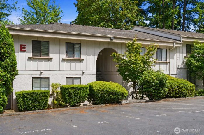 Lead image for 12726 NE 116th Ln #E9 Kirkland