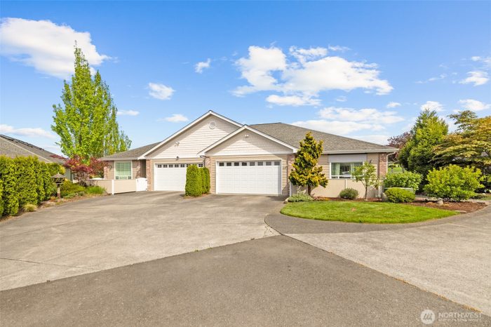Lead image for 433 Big Leaf Court Sequim