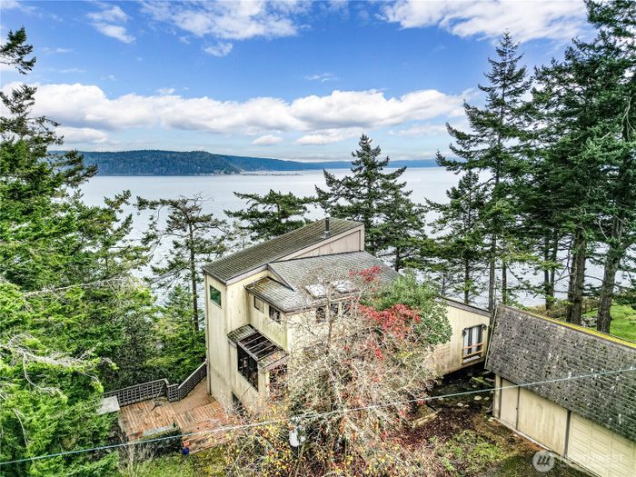 Lead image for 301 Discovery Way Sequim