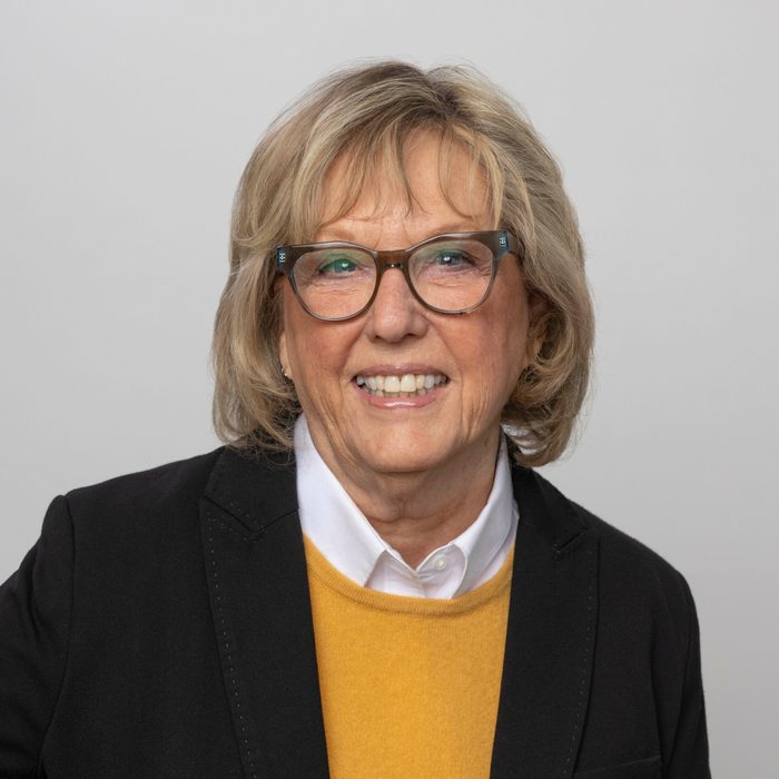 Professional Headshot of Bonnie Daybell