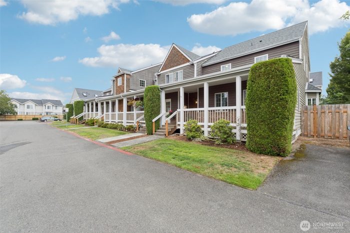 Lead image for 2750 Diamond Loop #E Milton