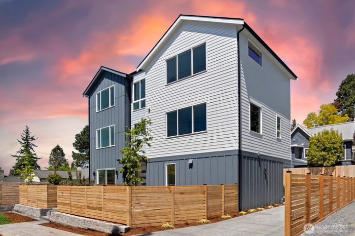 Lead image for 334 NE 90th Street Seattle