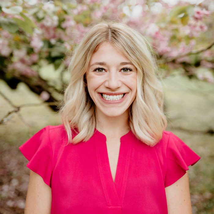 Professional Headshot of Ashley Mills