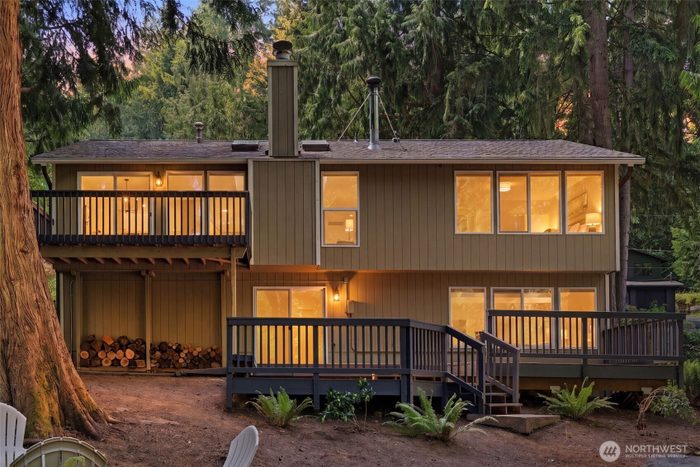 Lead image for 895 Highwood Drive SW Issaquah
