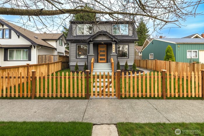 Lead image for 949 S Ridgewood Avenue Tacoma