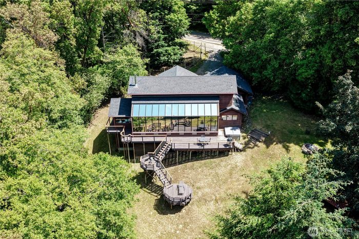 Lead image for 29601 131 Avenue SW Vashon