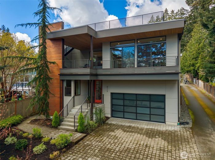 Lead image for 9719 Lake Shore Boulevard NE Seattle