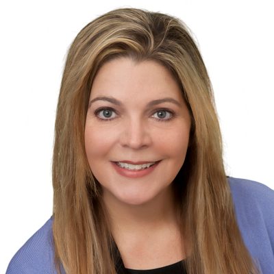 Professional Headshot of Molly DuPuy