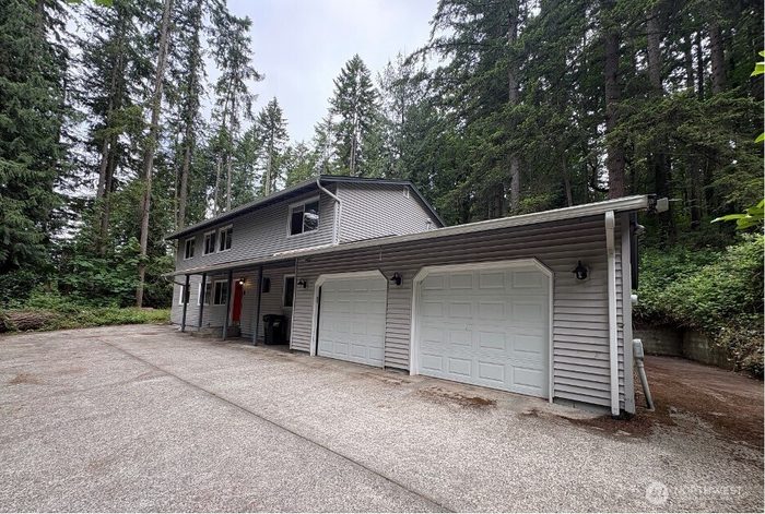 Lead image for 24404 SE Mirrormont Boulevard Issaquah
