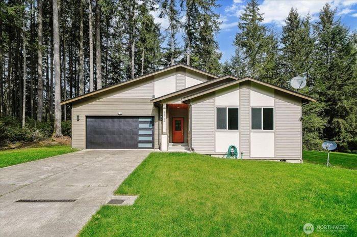 Lead image for 11714 Lake Place Anderson Island