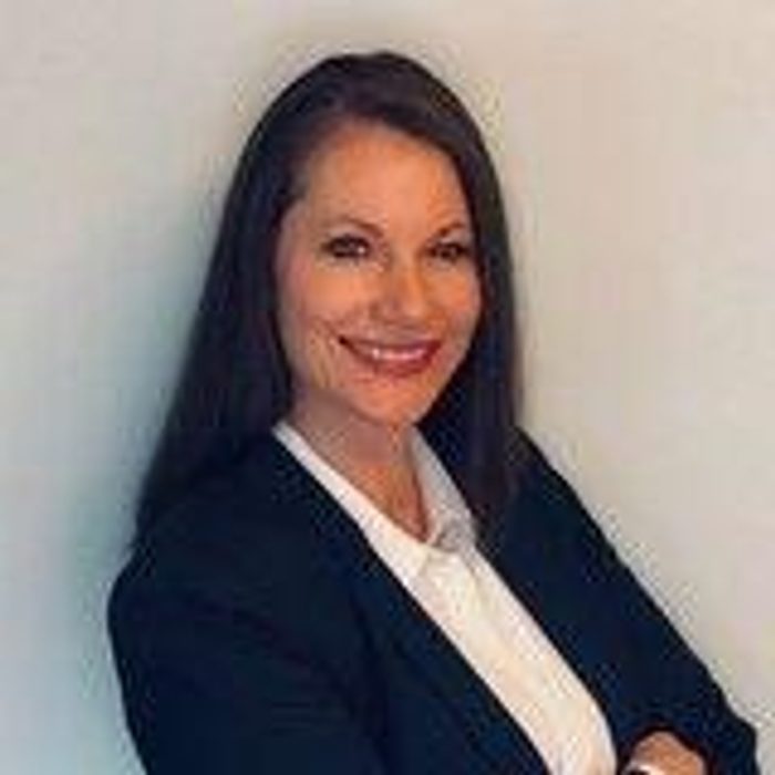 Professional Headshot of Christina Rau