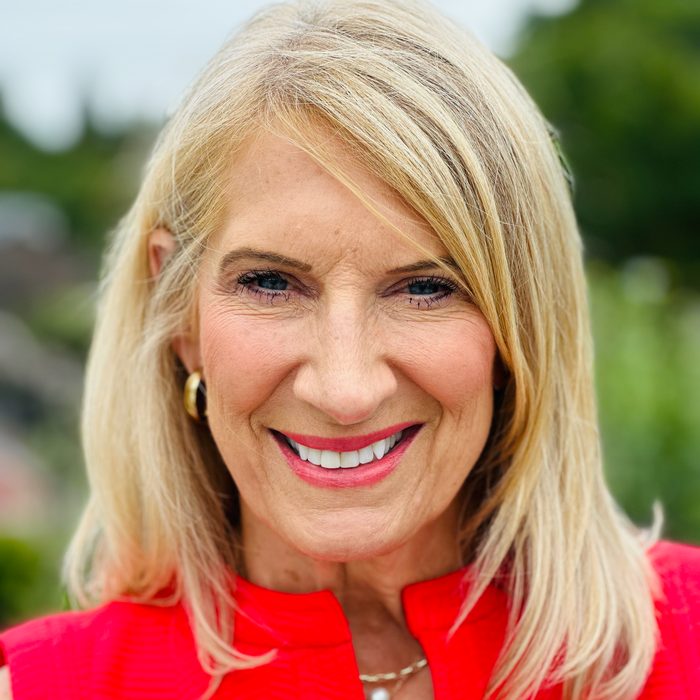 Professional Headshot of Lisa Carlson