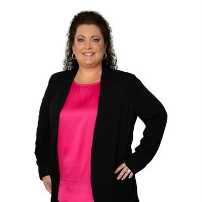 Professional Headshot of Andrea Thiessen