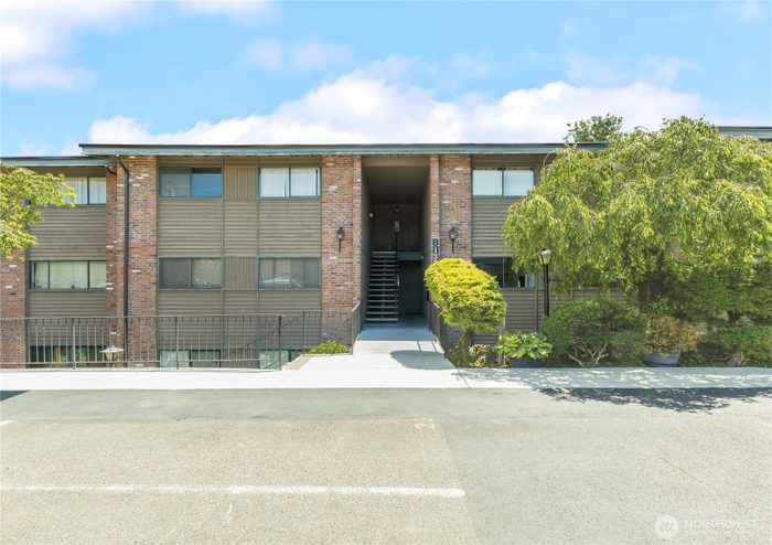 Lead image for 13558 37th Avenue S #21 Tukwila