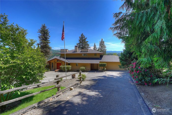 Lead image for 23107 165th Avenue E Graham