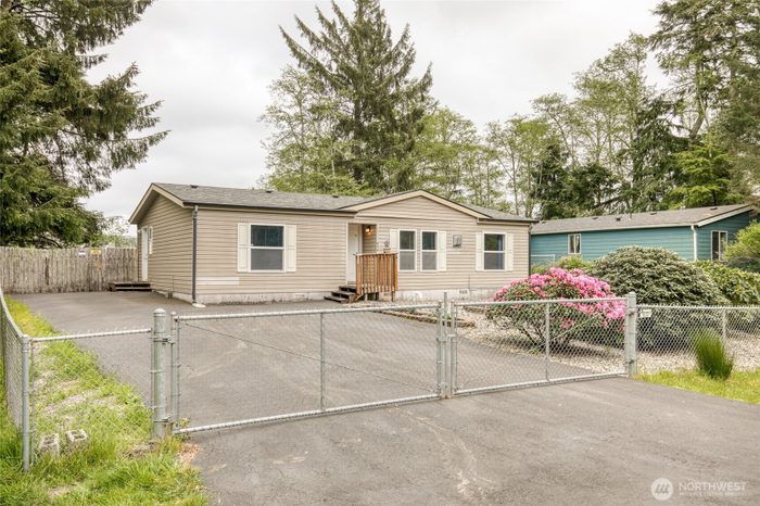 Lead image for 636 Chenois Avenue NE Ocean Shores