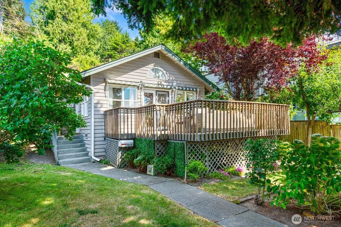 Lead image for 4018 59th Avenue SW Seattle