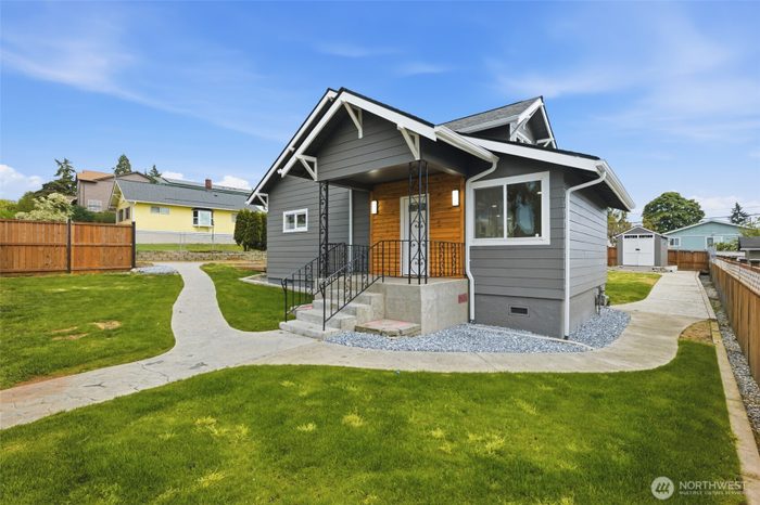 Lead image for 2012 E Gregory Street Tacoma