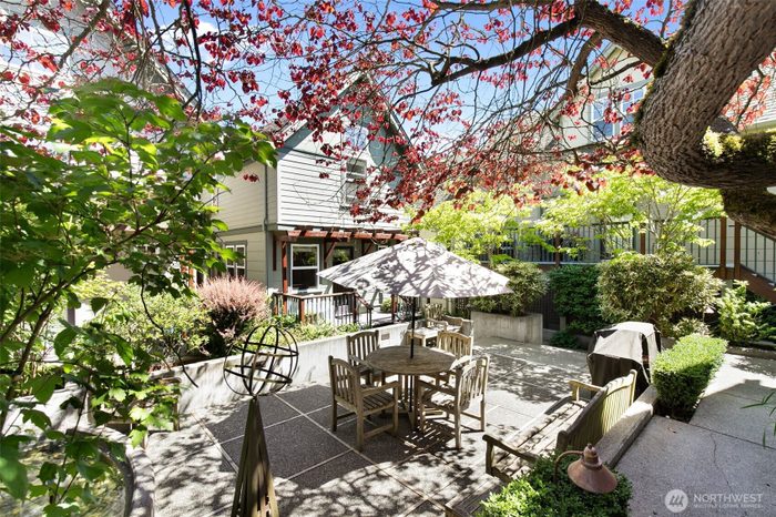 Lead image for 6318 5th Avenue NE #C Seattle