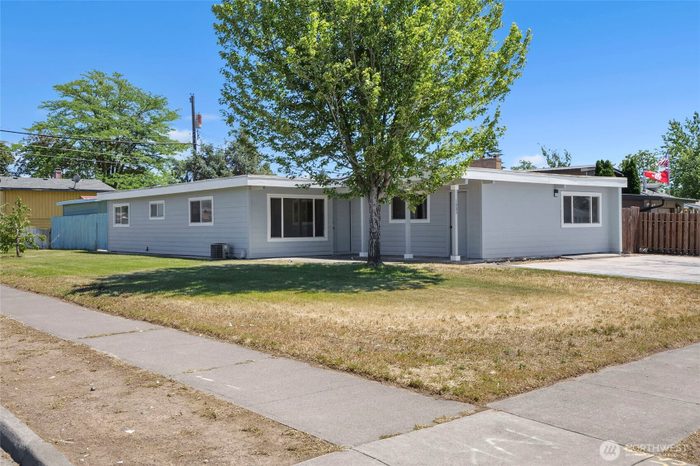 Lead image for 1003 S Evergreen Drive Moses Lake