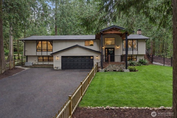 Lead image for 14702 255th Avenue SE Issaquah