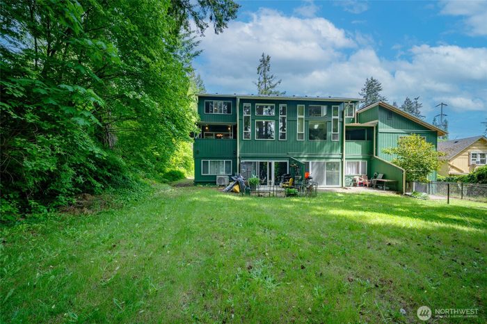 Lead image for 227 Lark Street SW #E Tumwater
