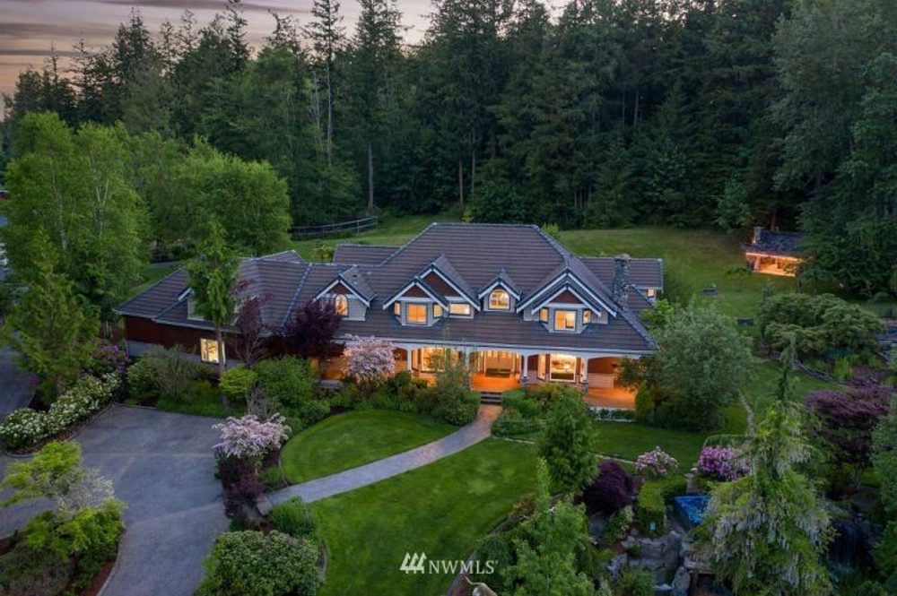 142 Acre Mountain View Estate in Eatonville