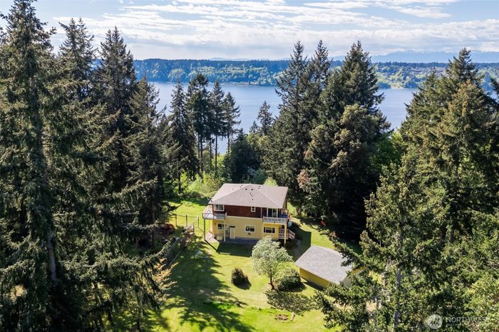 Lead image for 28525 143rd Avenue SW Vashon