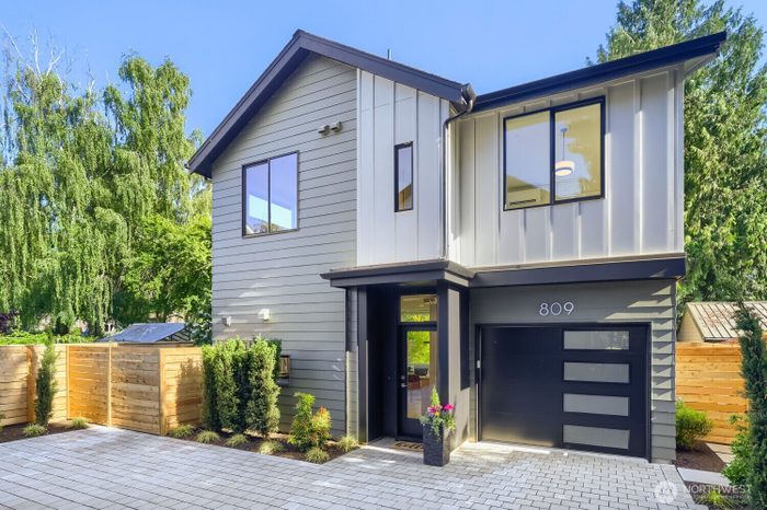 Lead image for 809 NE 90th Street Seattle