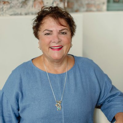 Professional Headshot of Diane Thomas
