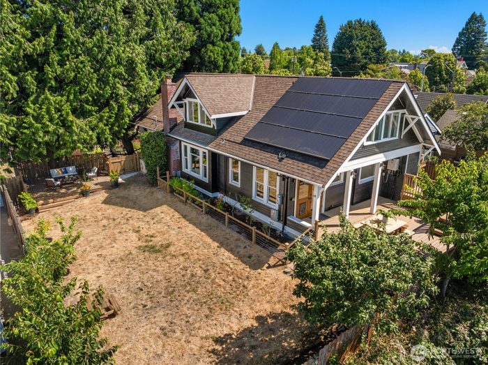 Lead image for 907 NE 72nd Street Seattle