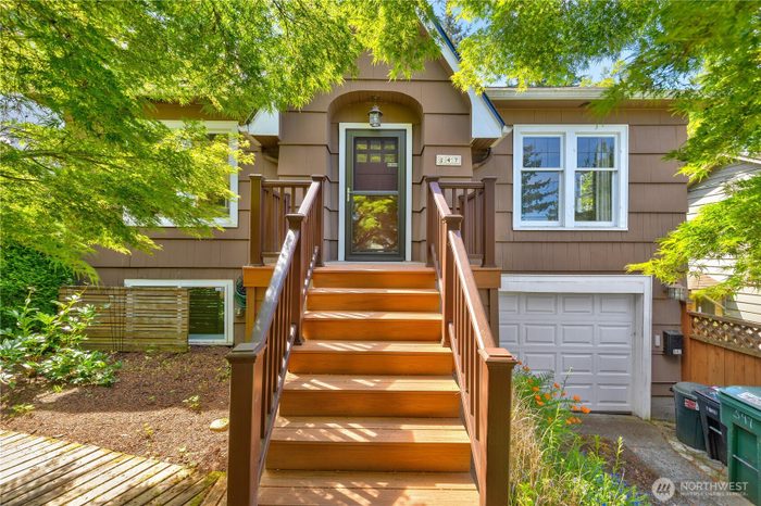 Lead image for 547 NE 91st Street Seattle