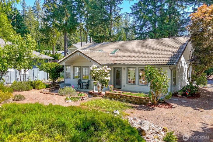 Lead image for 91 E Lake Forest Drive Allyn