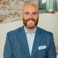 Professional Headshot of Charles Thomas
