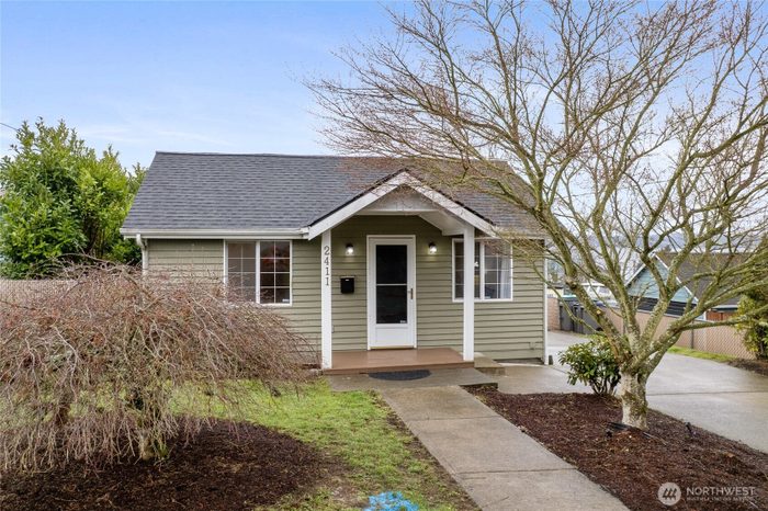 Lead image for 2411 E 13th Street Bremerton