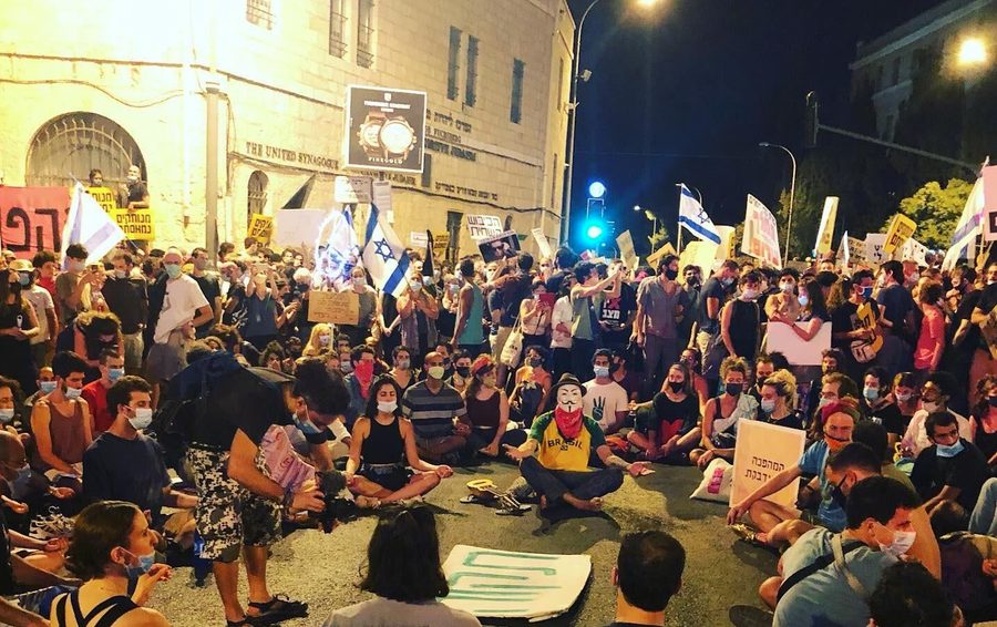 anti bibi protesters