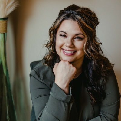 Professional Headshot of Rhonni Meehan
