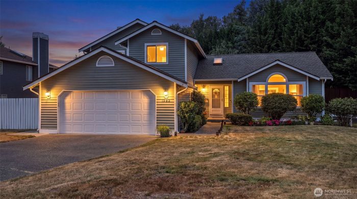 Lead image for 15532 156th Court SE Renton