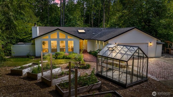 Lead image for 25901 SE Tiger Mountain Road Issaquah