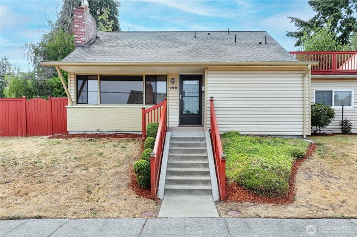 Lead image for 702 N Mullen Street Tacoma