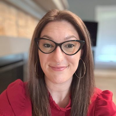 Professional Headshot of Sonya Kinloch