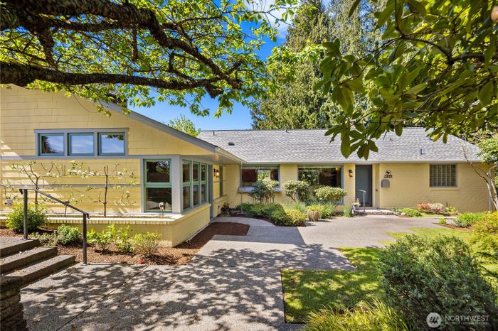 Lead image for 3409 Magnolia Blvd W Seattle