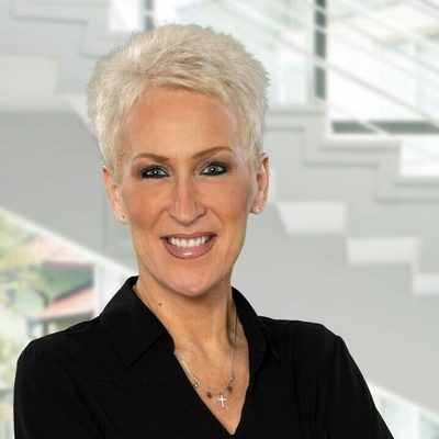 Professional Headshot of Paula Maurins